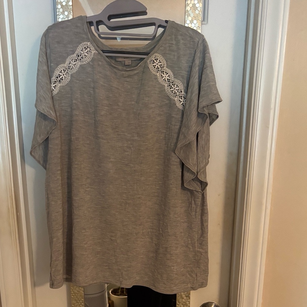 LOFT Heather Gray Women's Top with Lace Detail, Flutter sleeves, NW